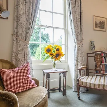 Pantybeiliau House Bed & Breakfast-2